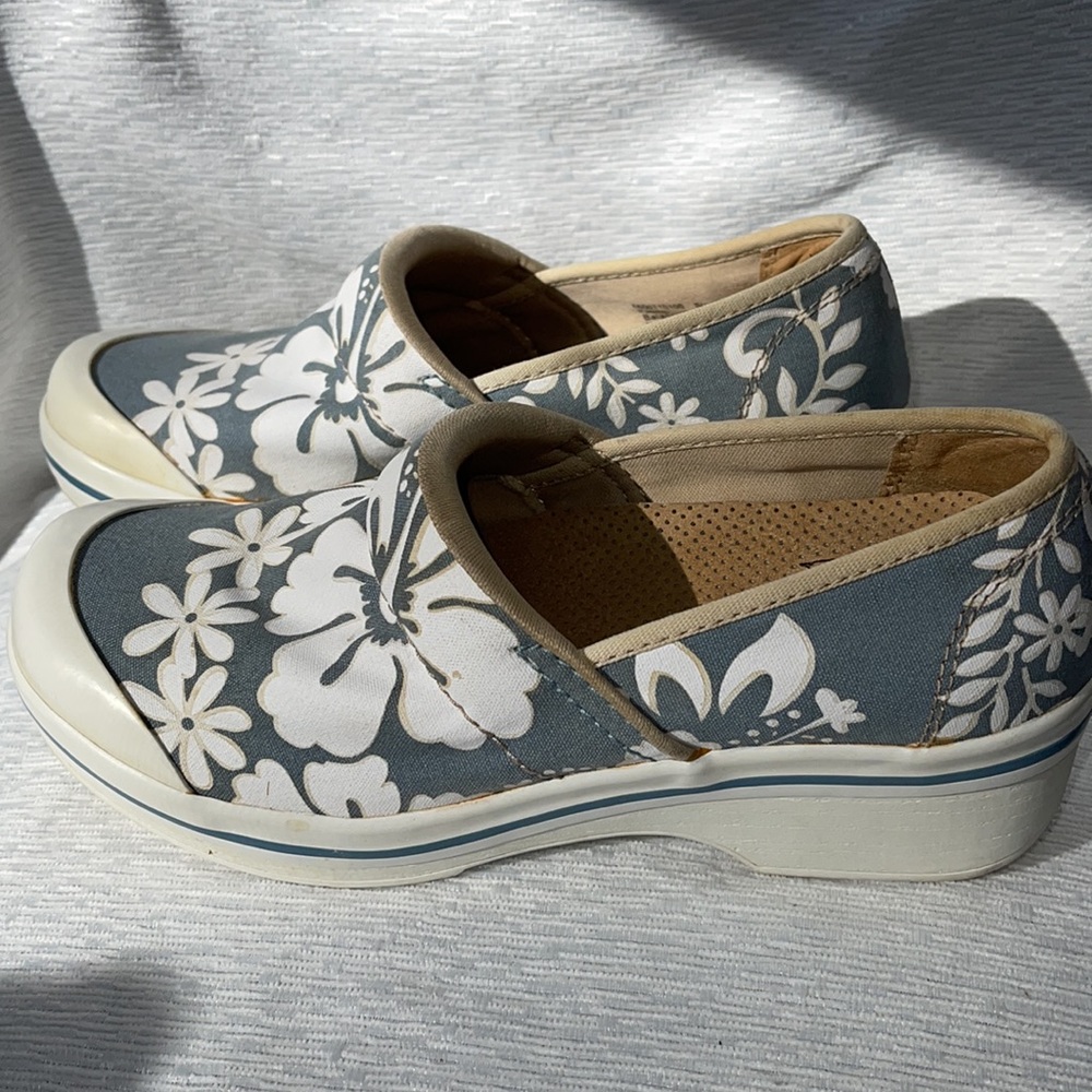 Dansko Vegan Clogs Comfortable Work Shoe Size 7.5